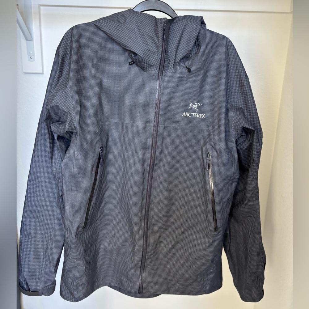 Arc'teryx Beta LT Hadron Size Large